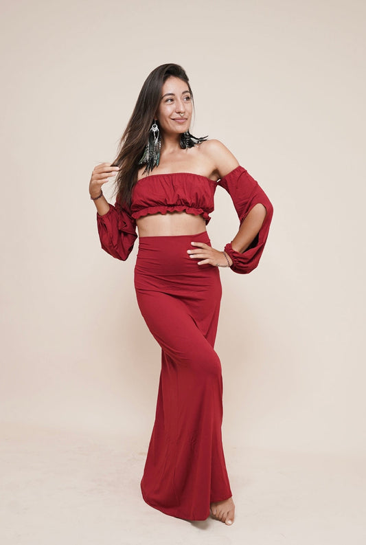 Sexy cute skirt with a bow in the back combined with our Liberate off shoulder puffy sleeve top by Bohemian Goddess I Color: Scarlett I www.bohemiangoddess.com